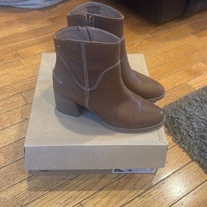 Ugg Annie Brown Bootie